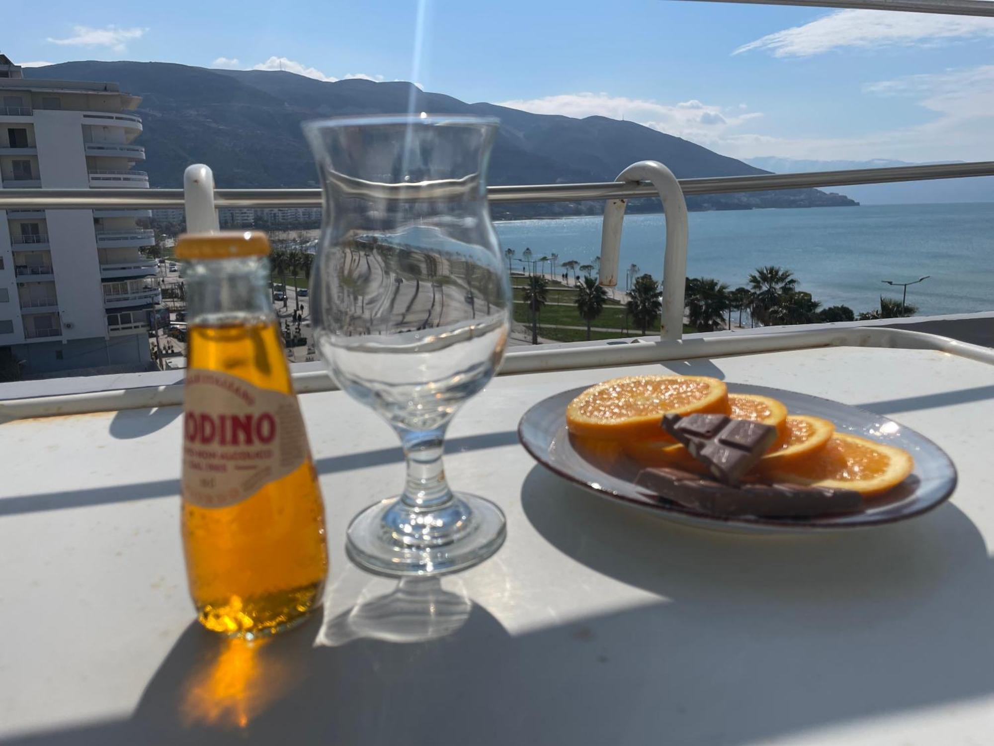 Sea View Apartment Vlorë Buitenkant foto