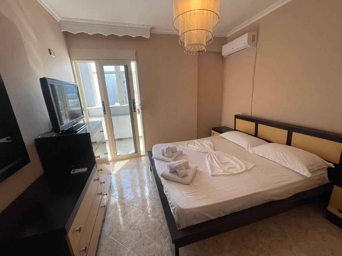 Sea View Apartment Vlorë Buitenkant foto