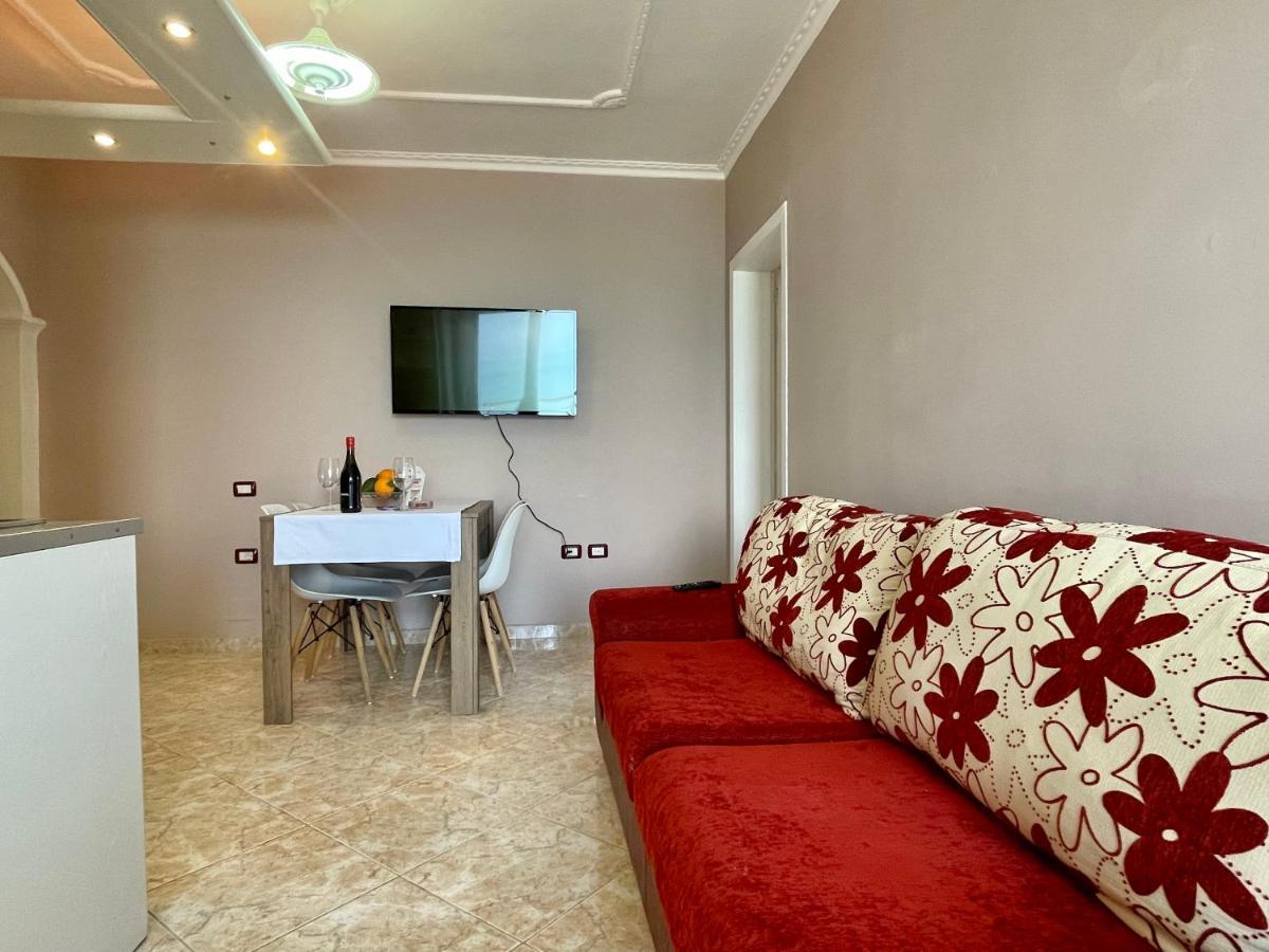 Sea View Apartment Vlorë Buitenkant foto